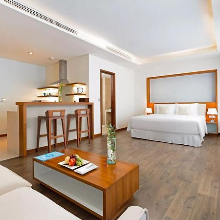 Stunning Apartments Across My Khe Beach ! Rooftop Pool & Gym Đà Nẵng Exterior foto